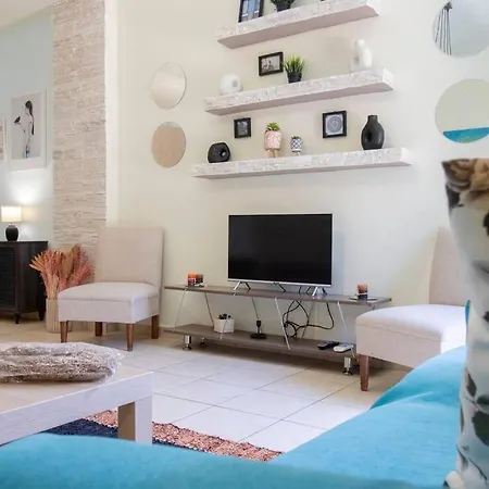 Cozy Corner Near Centre Apartment *