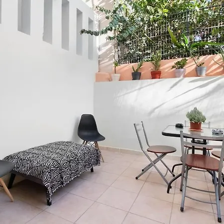 Cozy Corner Near Centre Bendevis
