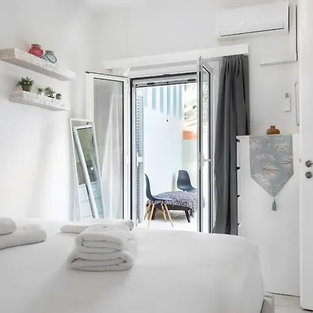 Cozy Corner Near Centre Apartment *